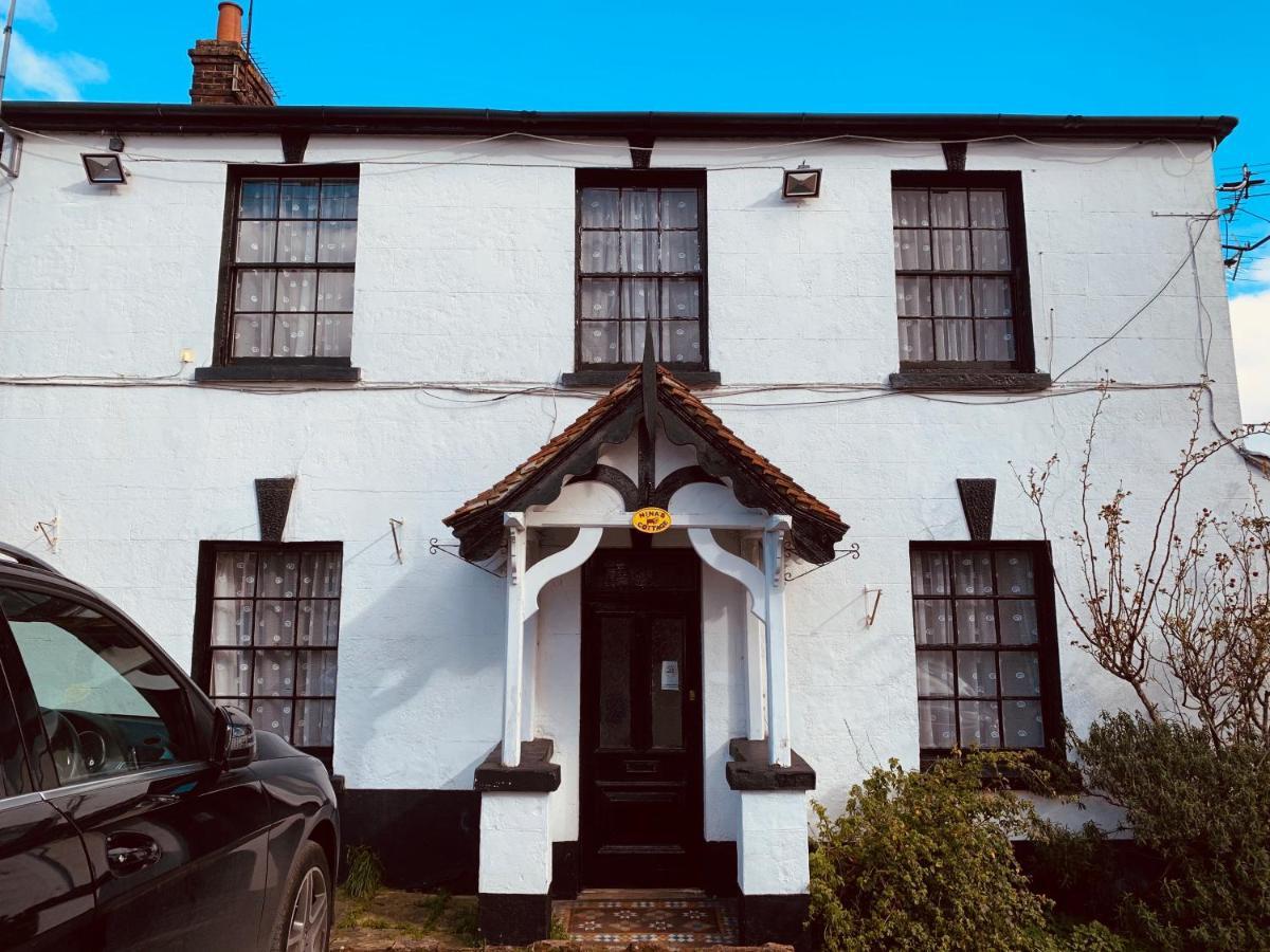 The Lion Brewery Hotel Ash  Exterior photo